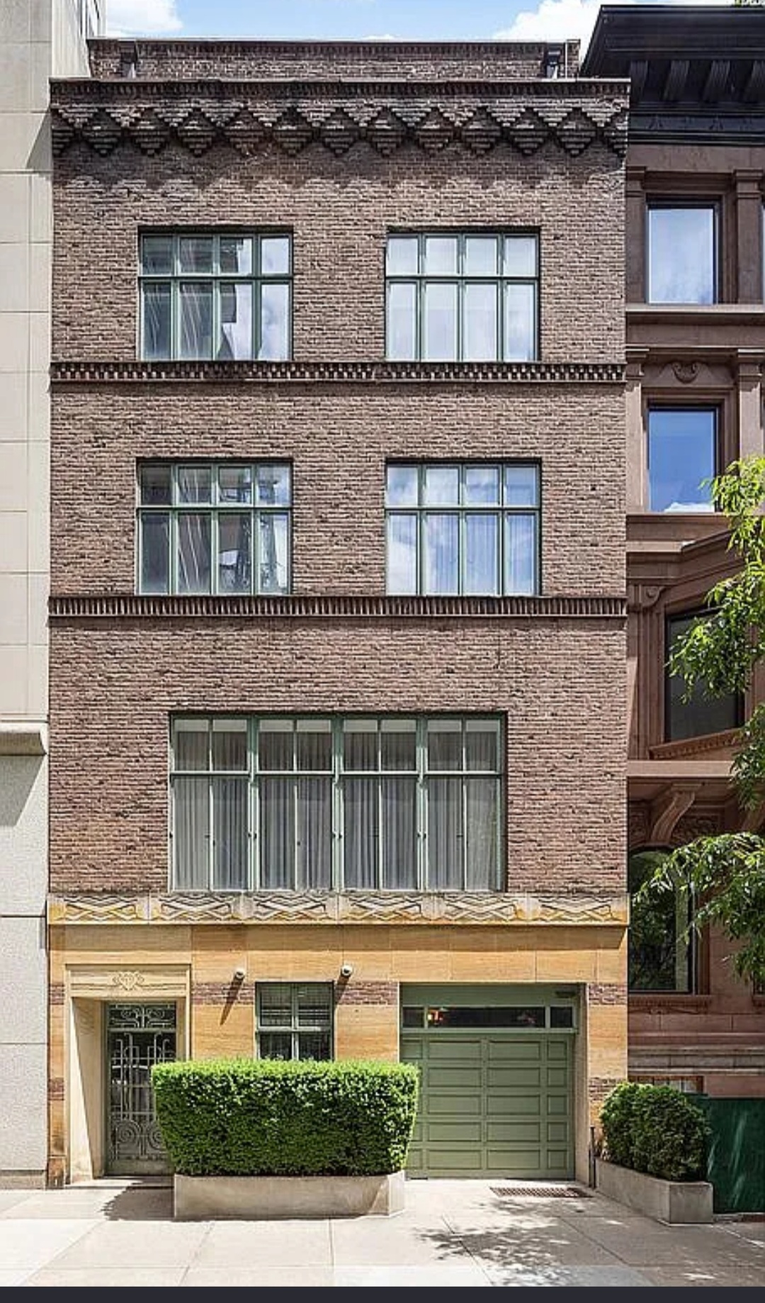 MANHATTAN RICH ARCHITECTURAL HISTORY